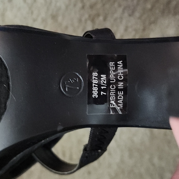 Heels - Picture 8 of 8